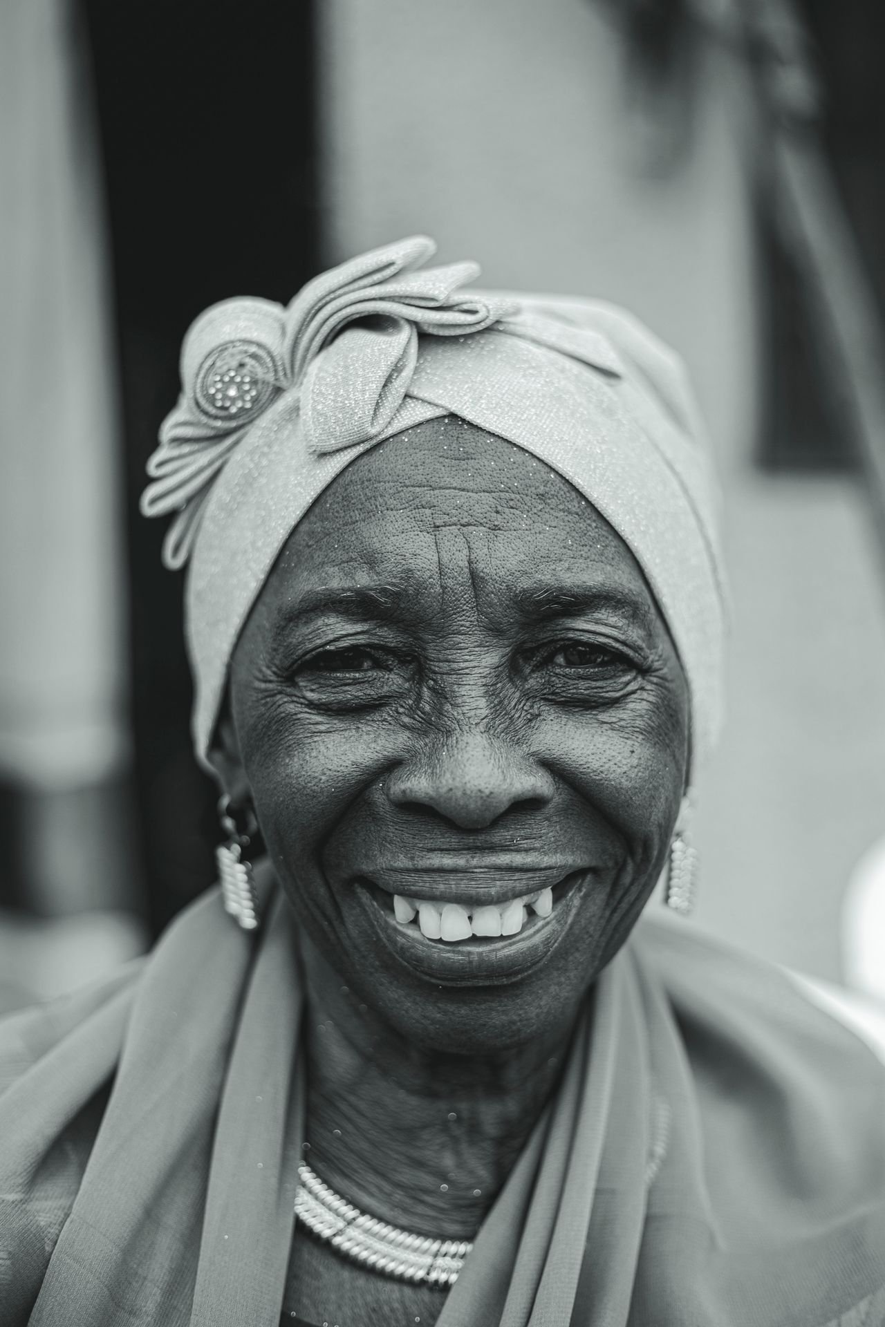 Mulher idosa sorrindo